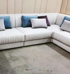 Угловой диван на заказ по индивидуальному дизайну.
